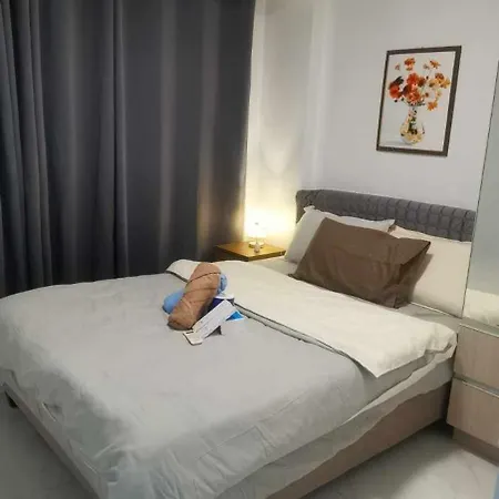 Monarch Parksuites